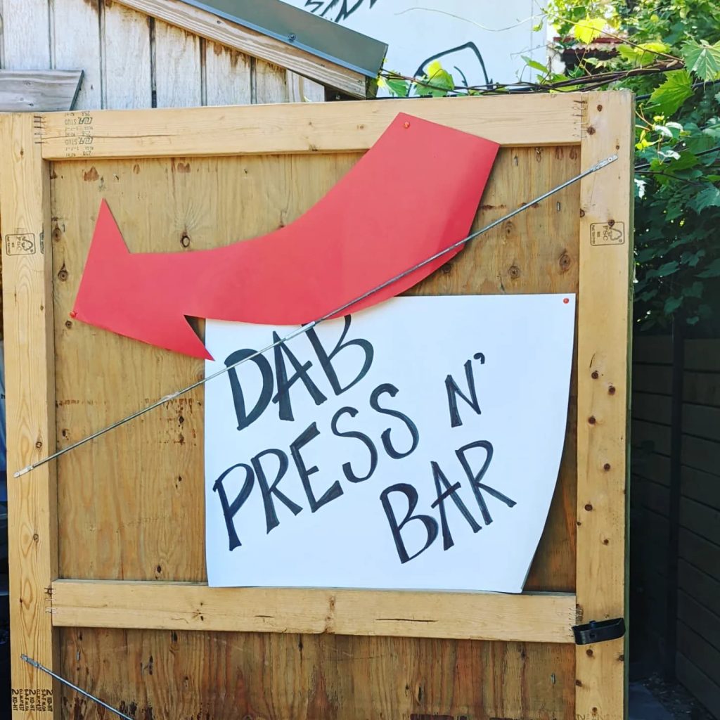The Bend Press & Dab Bar